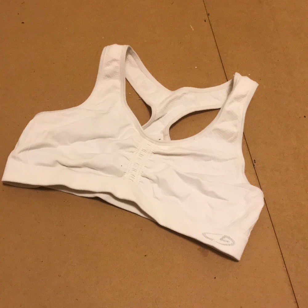 sports bra